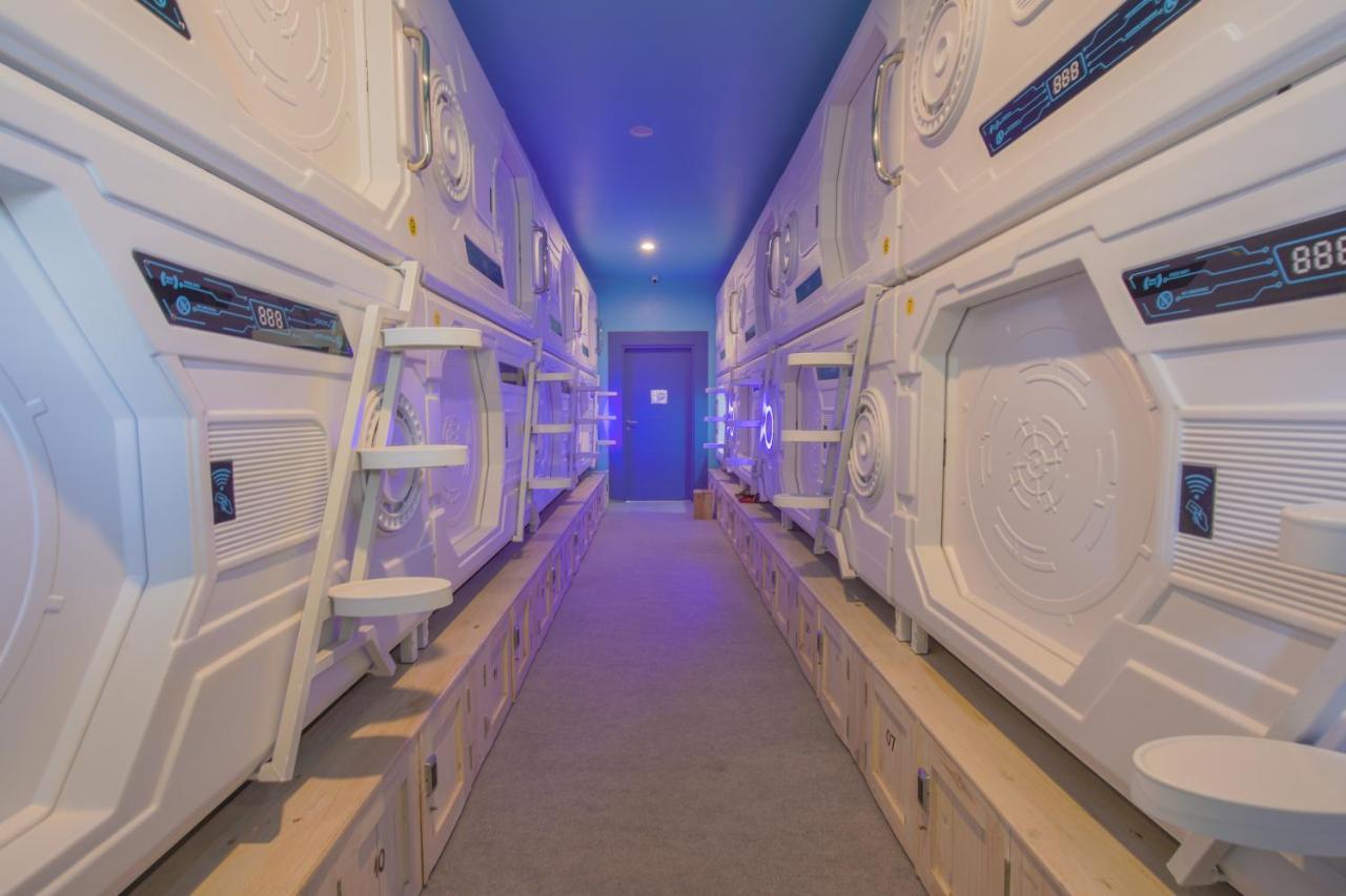 Capsule Inn Bali Legian Zewnętrze zdjęcie