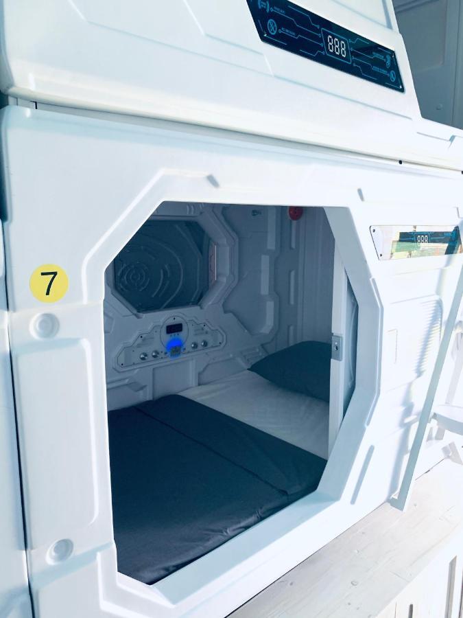 Capsule Inn Bali Legian Zewnętrze zdjęcie