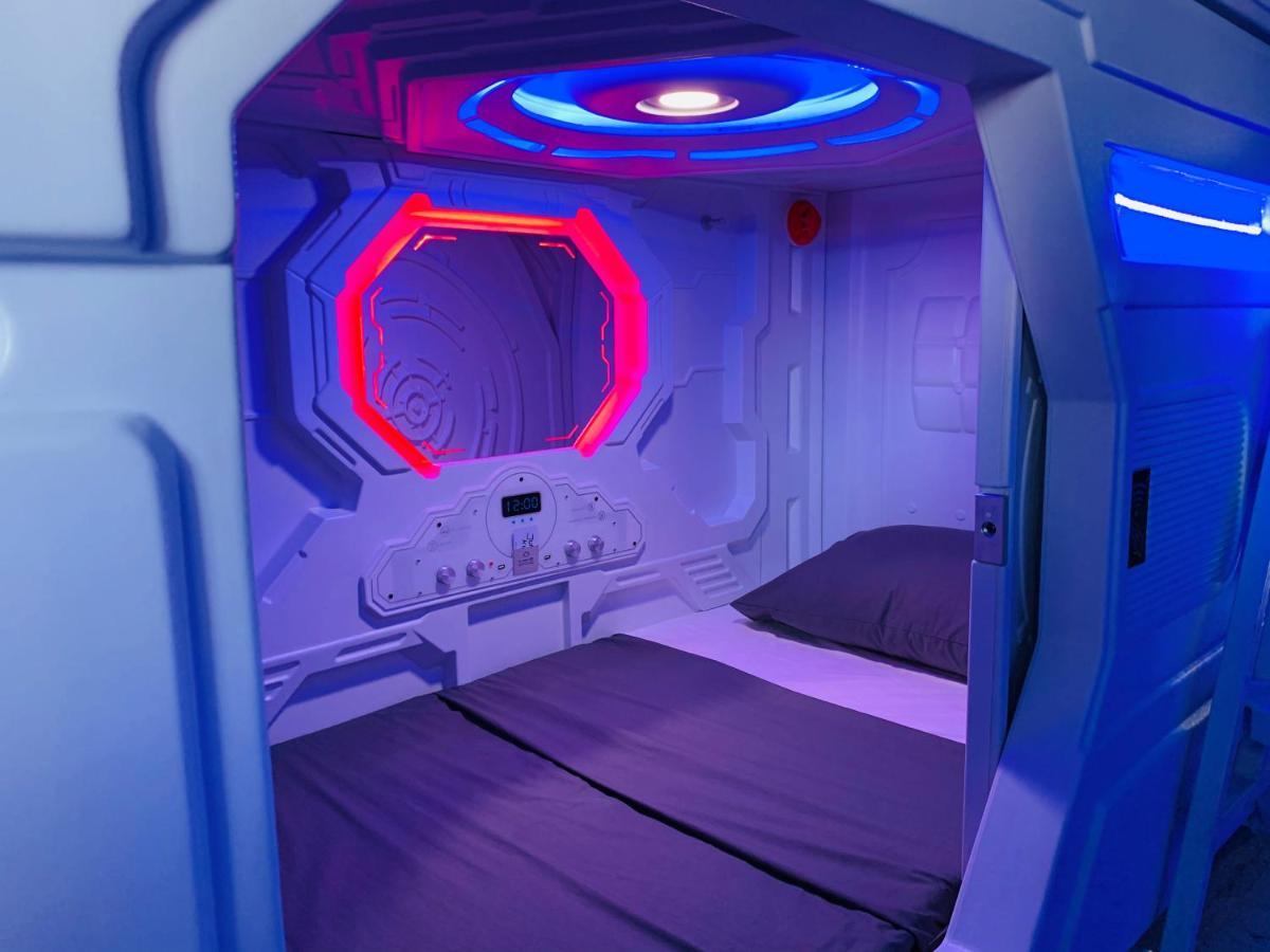 Capsule Inn Bali Legian Zewnętrze zdjęcie